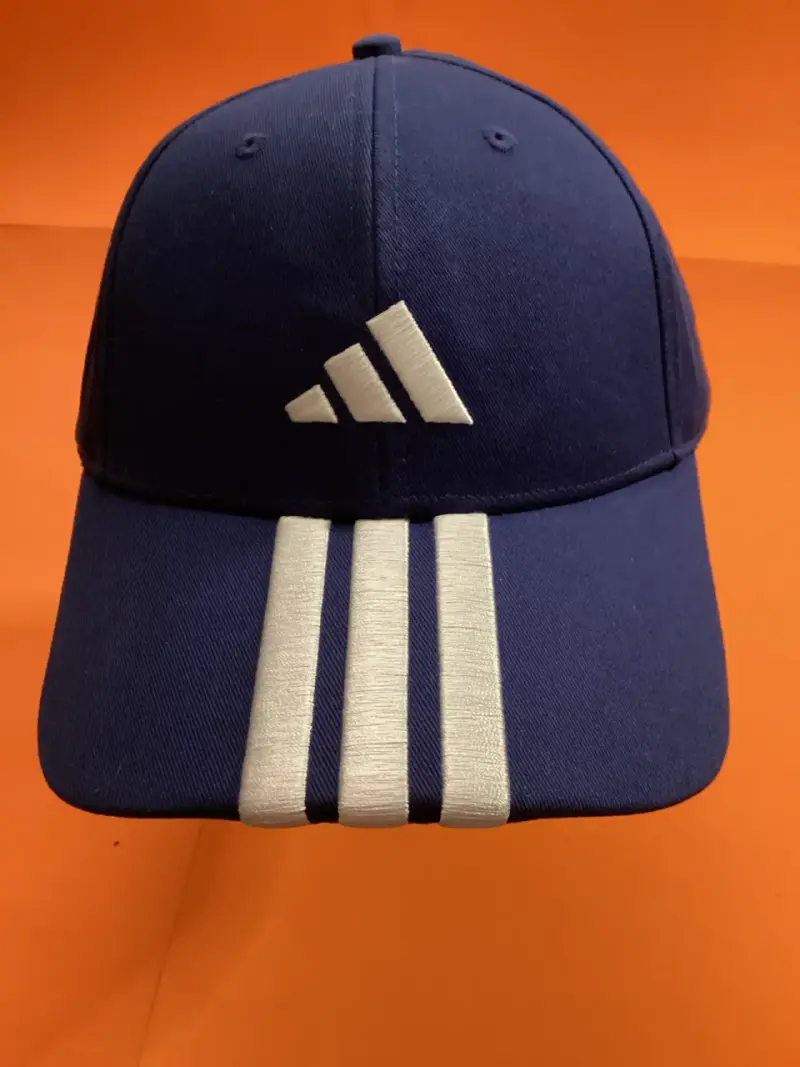 Gorra azul con logo y franjas blancas Adidas