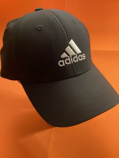 Gorra negra Adidas con logo bordado - miniatura 2