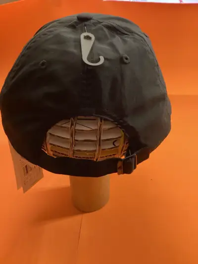 Gorra negra Adidas con logo bordado - miniatura 3