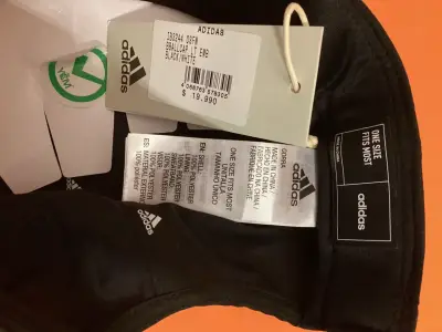 Gorra negra Adidas con logo bordado - miniatura 5