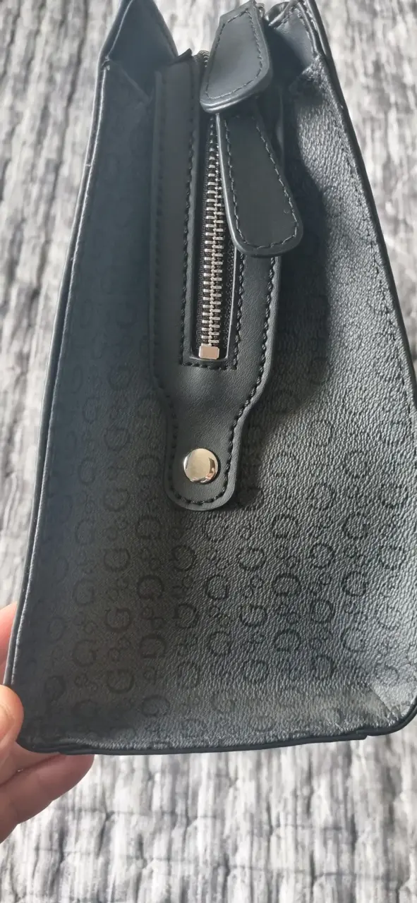 Bolso de mano Guess negro elegante - 5