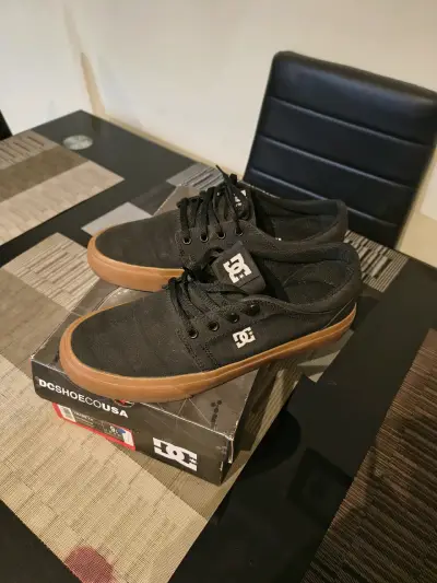 Zapatillas negras DC Shoes con suela de goma - miniatura 1