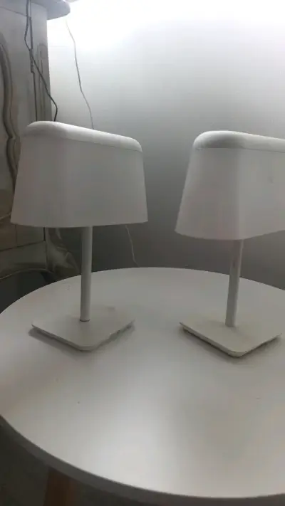 Lámparas de mesa blancas modernas - miniatura 2
