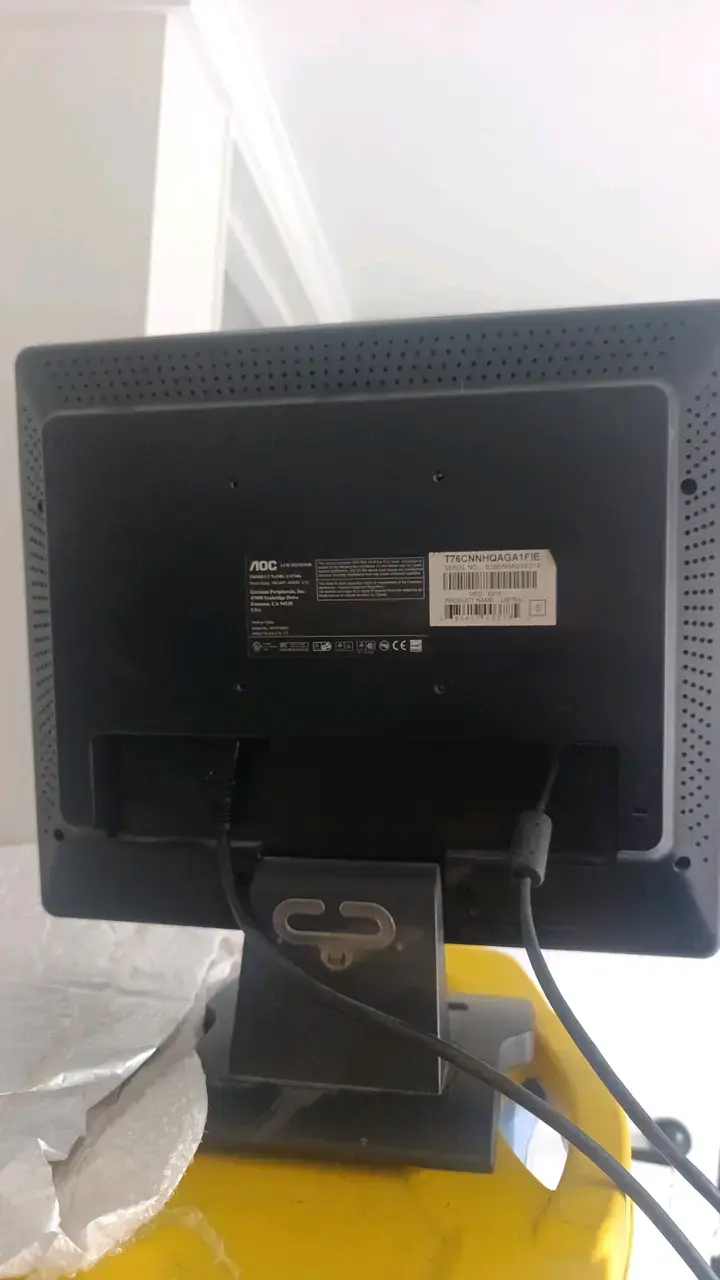 Monitor AOC de 17 pulgadas en buen estado - 2