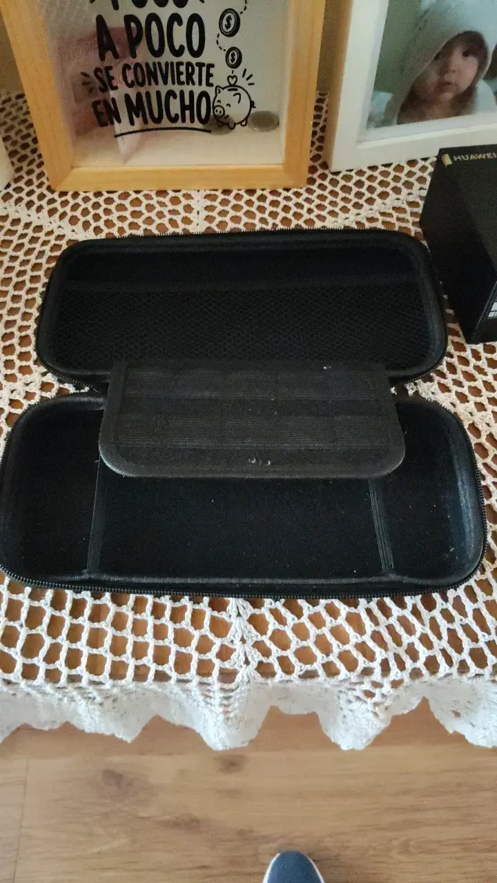 Estuche rígido para Nintendo Switch con accesorios - 2