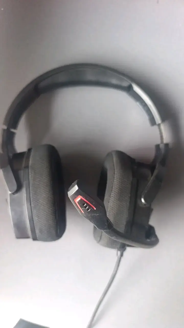 Audífonos Trust Gaming con micrófono