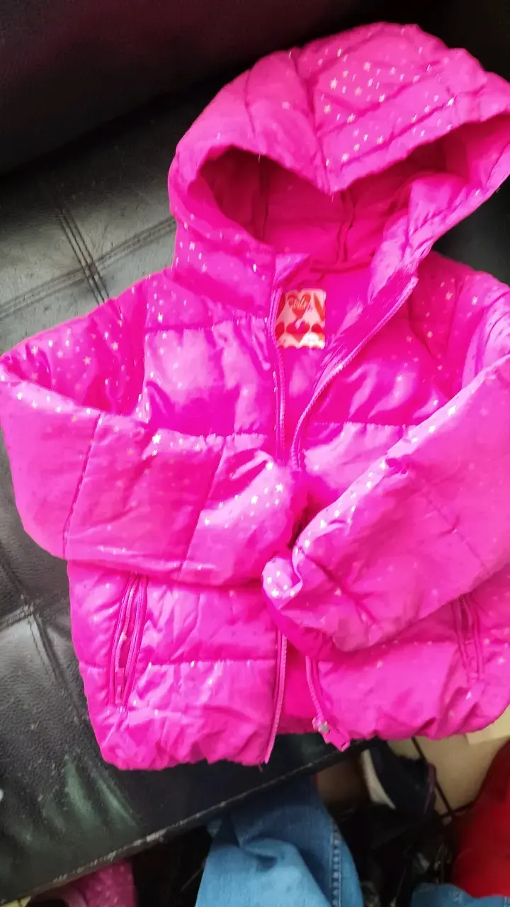 Chaqueta acolchada rosa para niña con capucha - 2