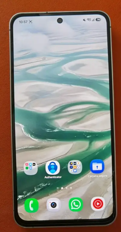 Samsung Galaxy S24 Fe 256GB y 8GB Ram - miniatura 2