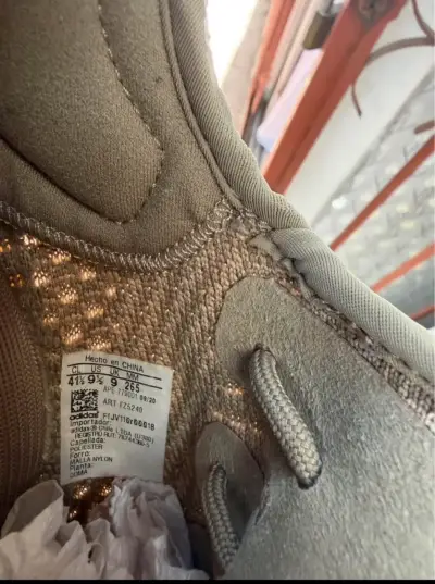 Zapatillas Adidas Yeezy Boost 350 V2 Beige - miniatura 2