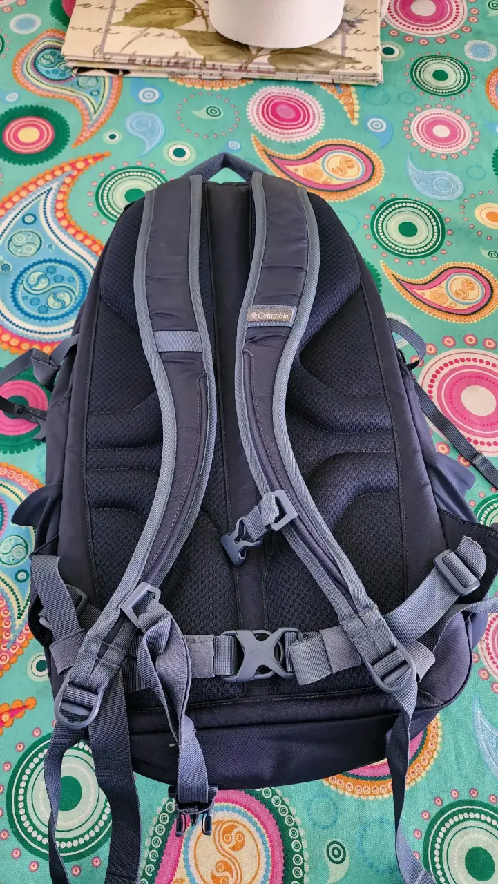 Mochila Columbia azul con múltiples compartimentos - 2