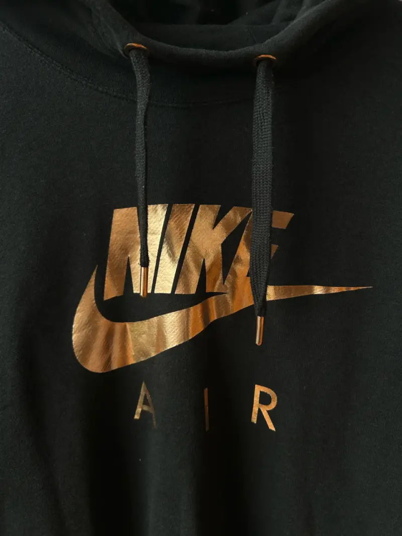 Polerón con capucha Nike Air negro dorado - 2