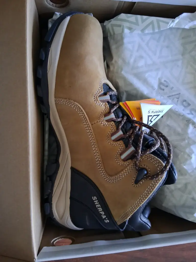 Botas de seguridad Sherpa's 44 beige con punta composite - 2