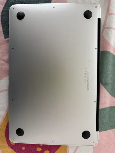 MacBook Air 13 pulgadas 2015 en buen estado - miniatura 5