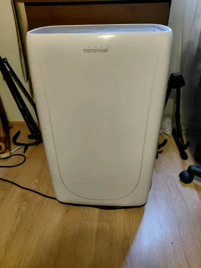 Aire Acondicionado Portátil Toyotomi AC-108W 10000BTU - miniatura 1