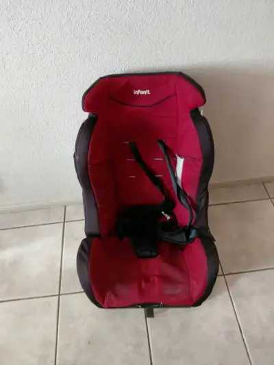 Silla de auto para bebé Infanti roja - miniatura 1