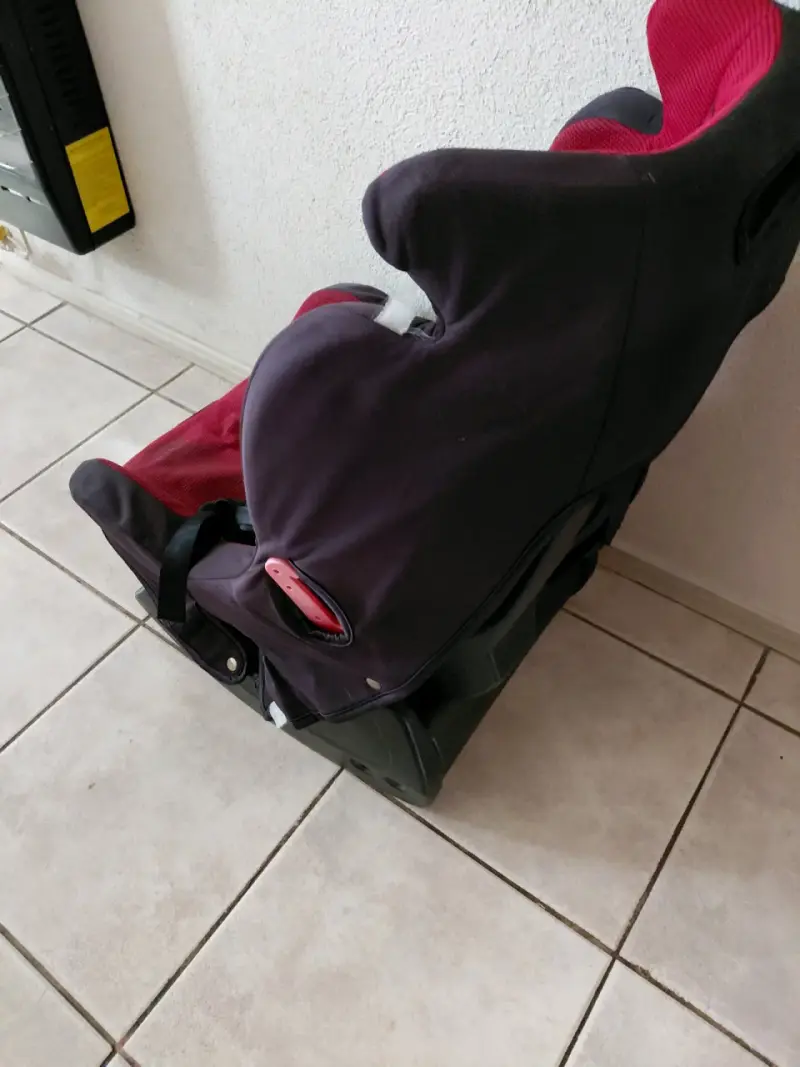 Silla de auto para bebé Infanti roja - 2