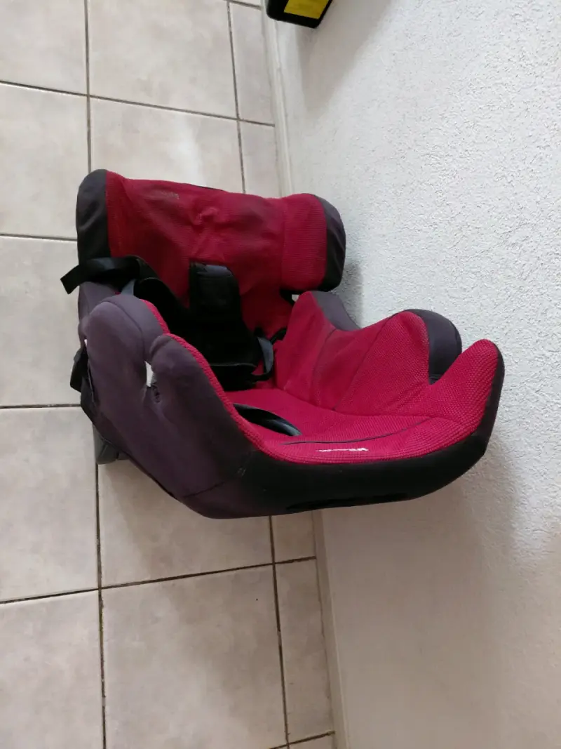 Silla de auto para bebé Infanti roja - 3