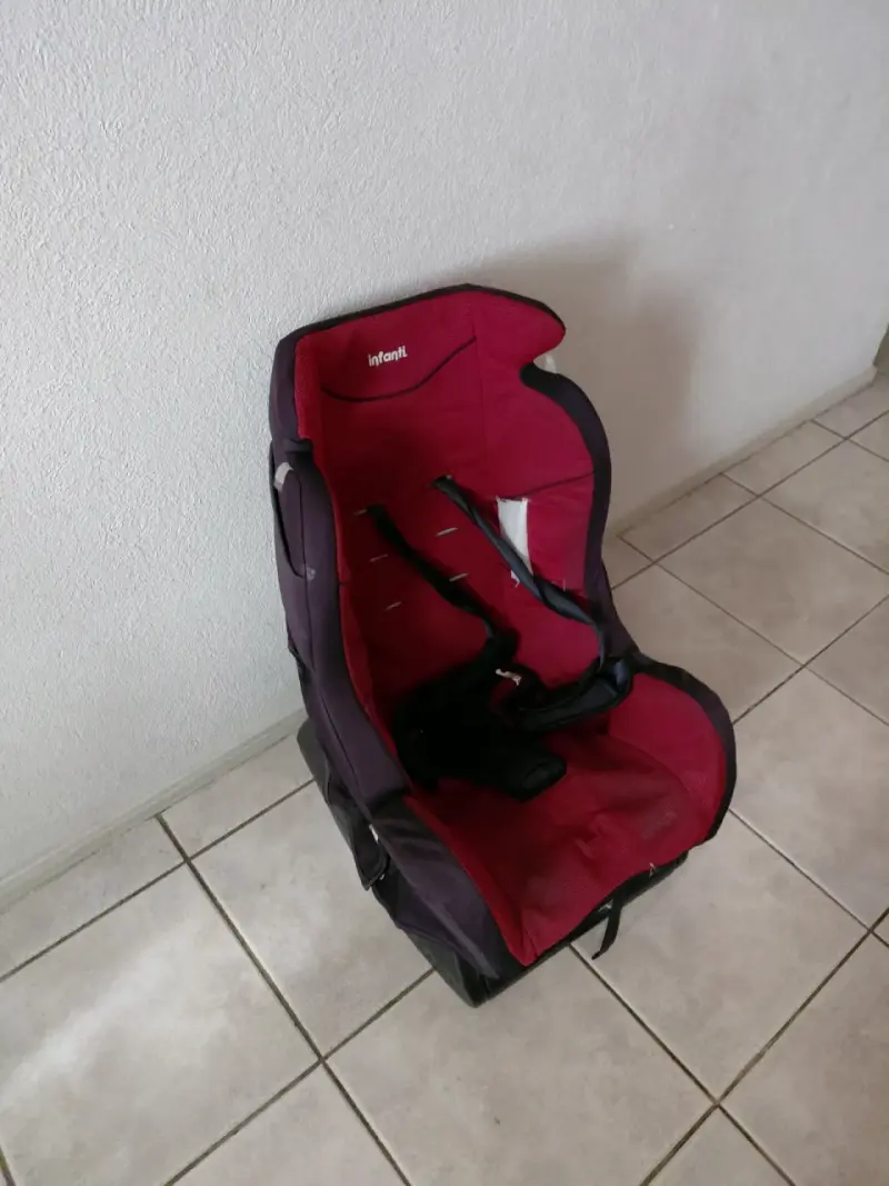 Silla de auto para bebé Infanti roja - 4