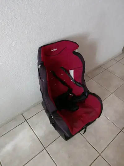 Silla de auto para bebé Infanti roja - miniatura 4