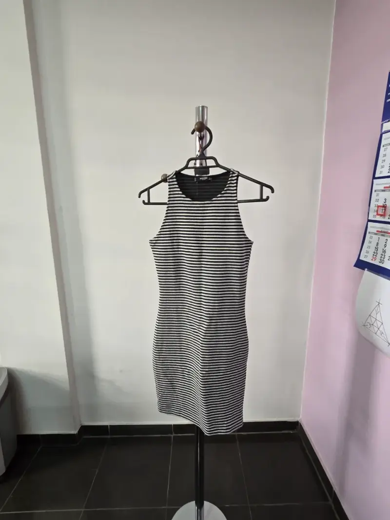 Vestido ajustado de rayas blanco y negro