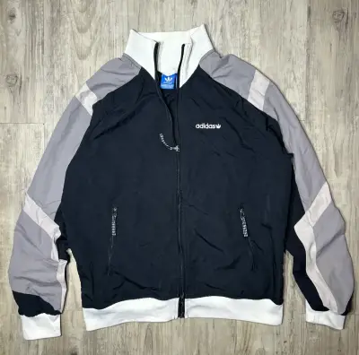 Chaqueta deportiva Adidas negra y gris - miniatura 1