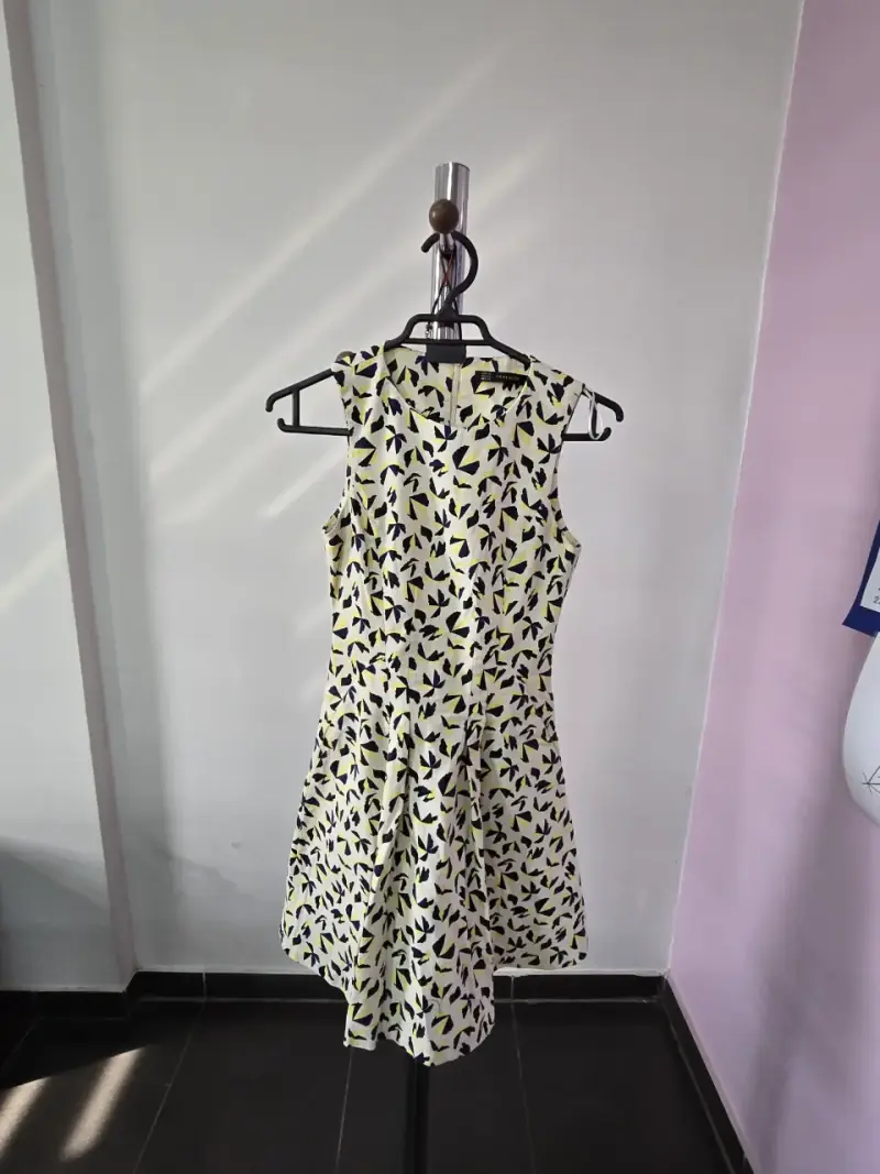 Vestido estampado sin mangas para mujer