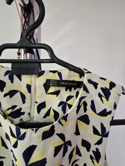 Vestido estampado sin mangas para mujer - miniatura 2