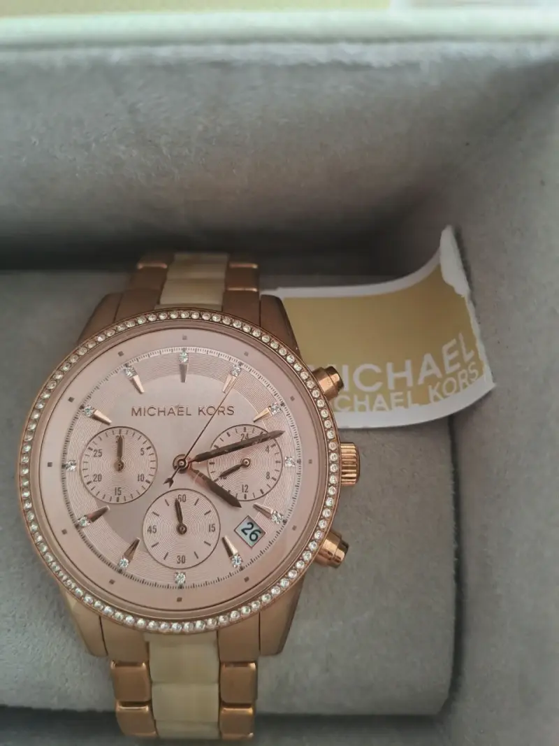 Reloj Michael Kors dorado con cronógrafo - 1