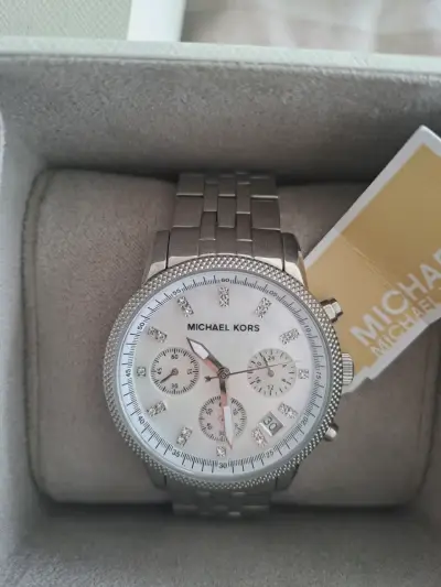 Reloj Michael Kors de acero inoxidable con cristales - miniatura 1