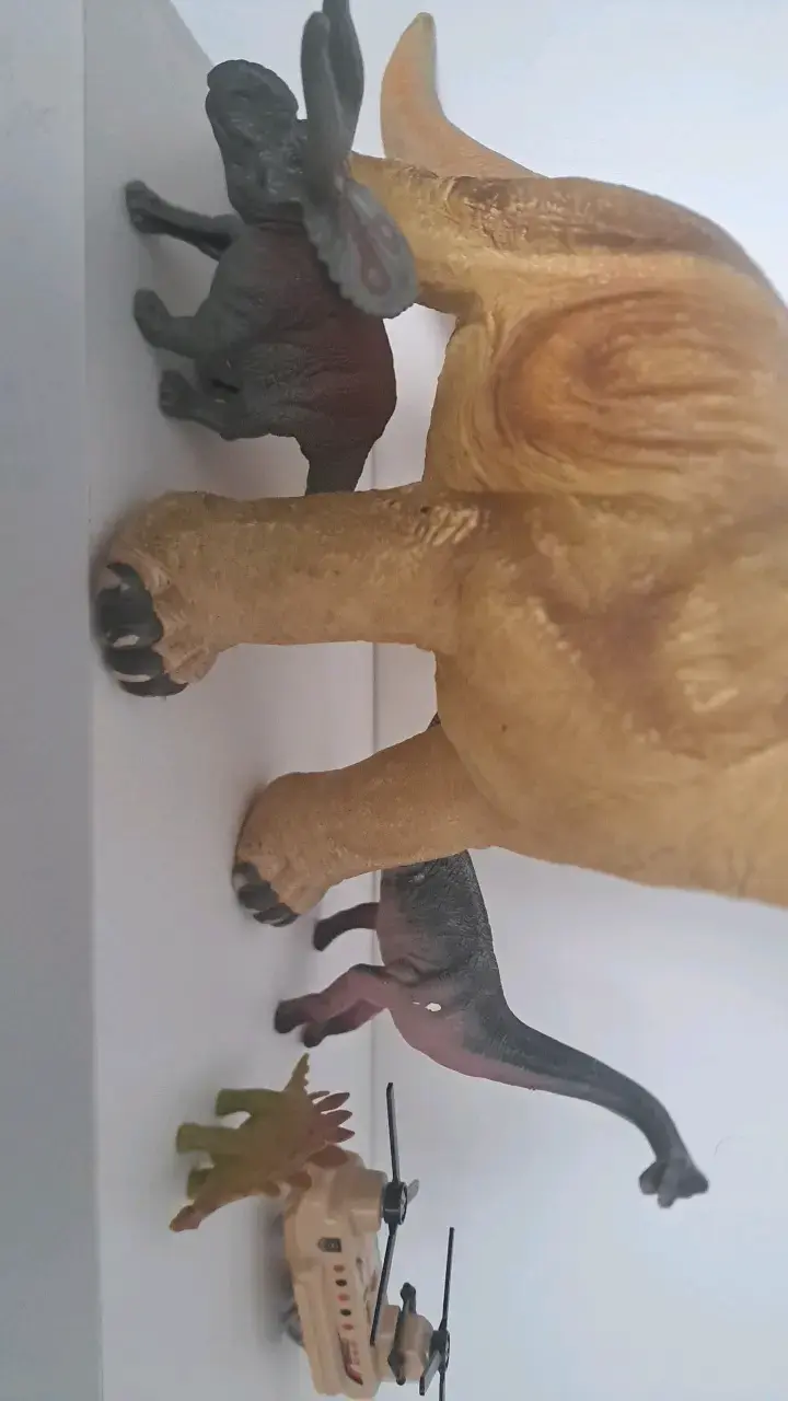 Set de Figuras de Dinosaurios de Juguete - 2