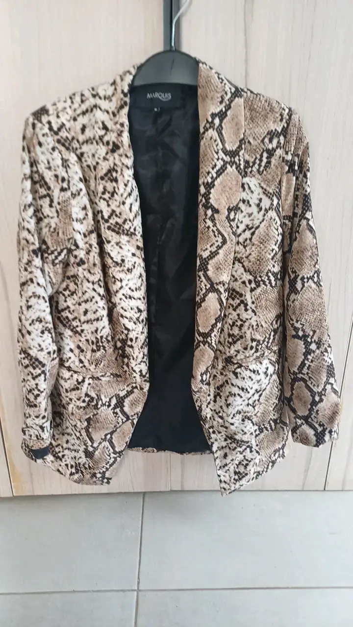 Conjunto de Blazer y Shorts Estampado Animal Print - 3