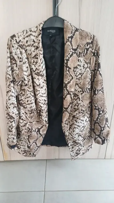Conjunto de Blazer y Shorts Estampado Animal Print - miniatura 3