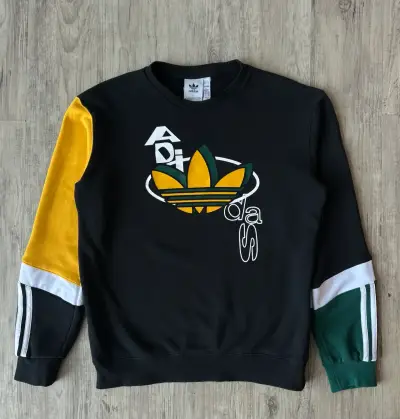 Polerón Adidas negro con diseño colorido - miniatura 1