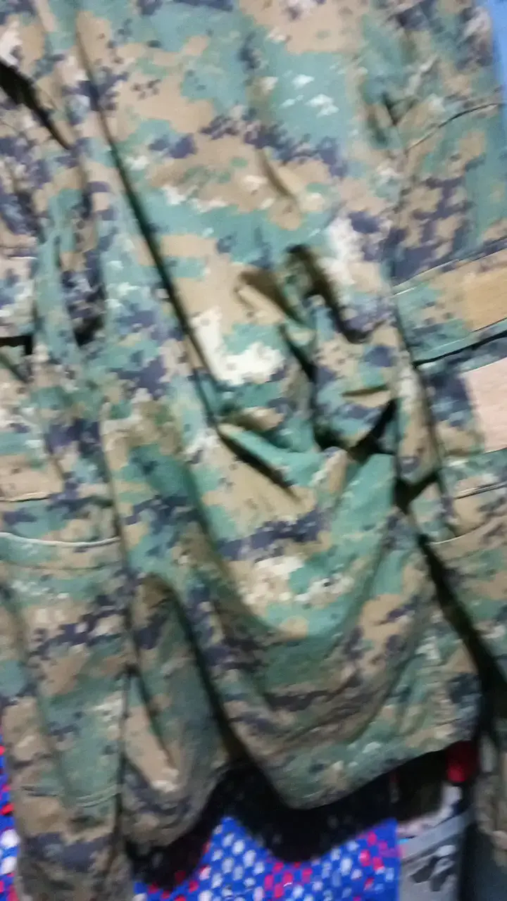 Chaqueta camuflada militar con bolsillos - 2