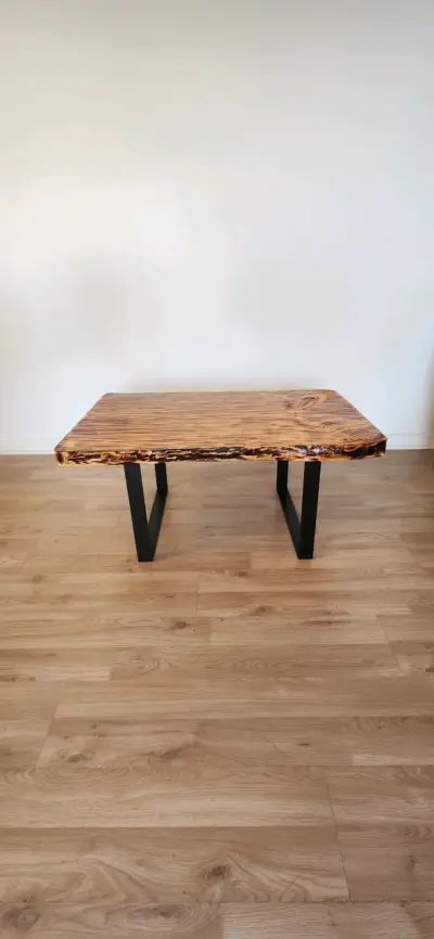 Mesa de Madera Rústica con Patas Metálicas - miniatura 1
