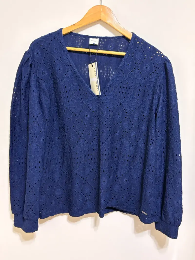Blusa de encaje azul marino Newport - 1