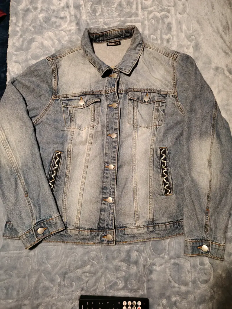 Chaqueta de mezclilla Janina con diseño de corazón
