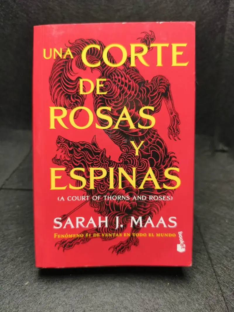 Libro 'Una Corte de Rosas y Espinas' de Sarah J. Maas - 1
