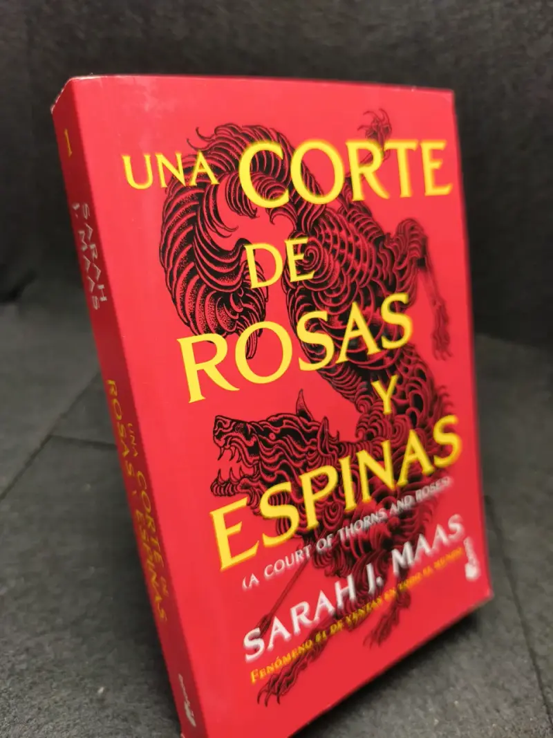 Libro 'Una Corte de Rosas y Espinas' de Sarah J. Maas - 2