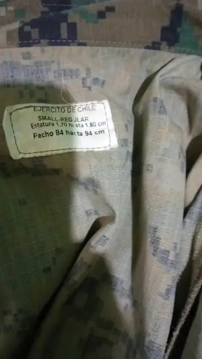 Chaqueta camuflada militar con bolsillos - miniatura 3