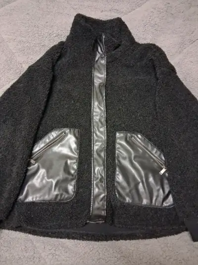 Chaqueta de lana negra con bolsillos de cuero - miniatura 1