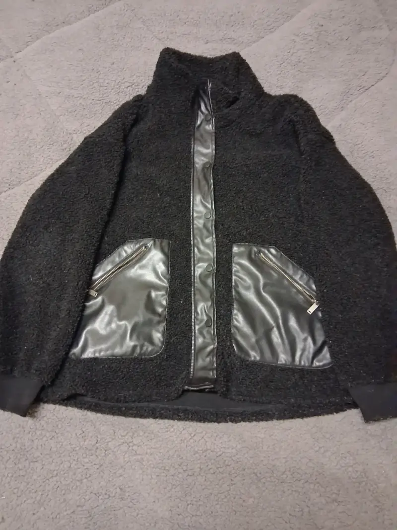 Chaqueta de lana negra con bolsillos de cuero - 2