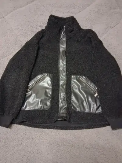 Chaqueta de lana negra con bolsillos de cuero - miniatura 2
