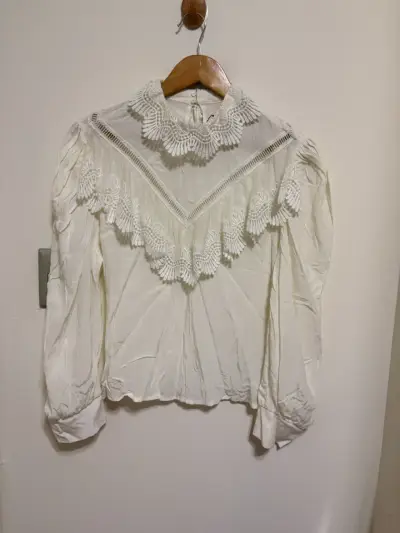 Blusa de encaje blanca Sfera Collection - miniatura 3