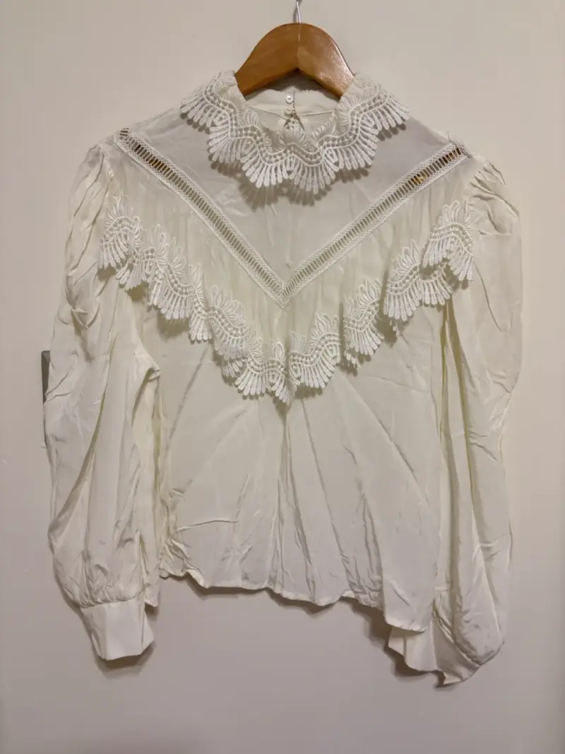 Blusa de encaje blanca Sfera Collection - 4