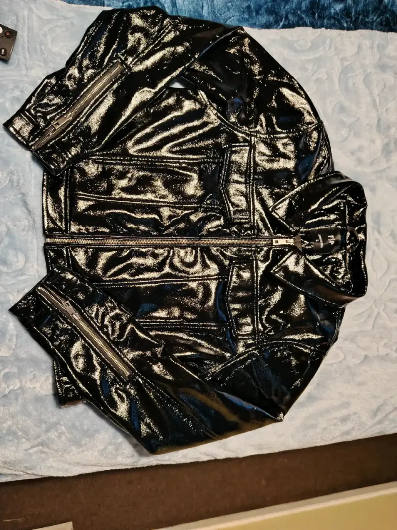 Chaqueta de cuero sintético negra con cierre - 2