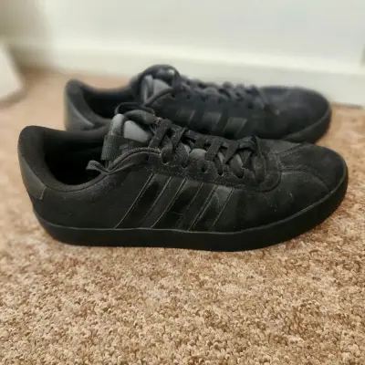 Zapatillas negras Adidas de gamuza - miniatura 2