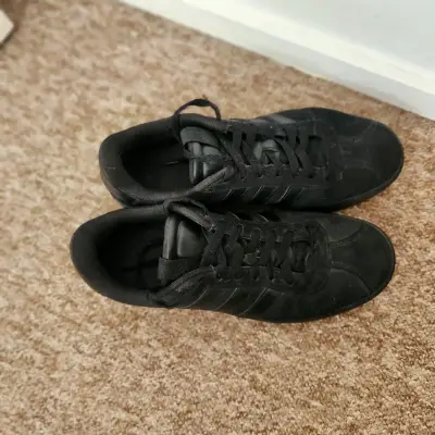 Zapatillas negras Adidas de gamuza - miniatura 3