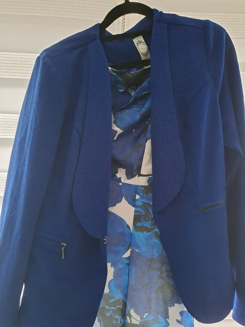 Vestido floral azul con chaqueta a juego - 3