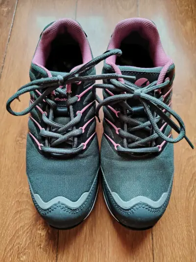 Zapatillas de seguridad  gris y rosado para mujer - miniatura 3